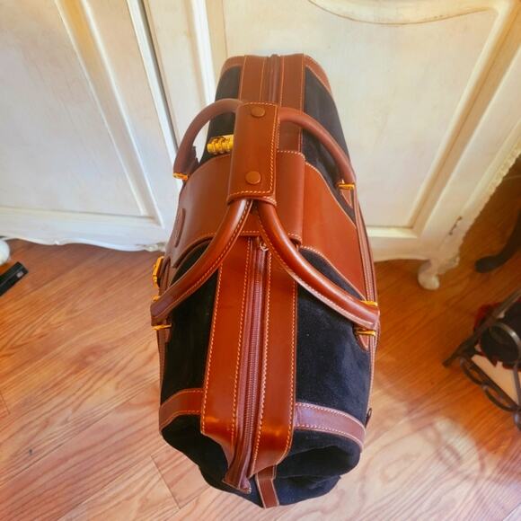 Vintage Gucci Traveler Suede and Leather Bag 18x17 SEE DESCRIPTION - Picture 4 of 16